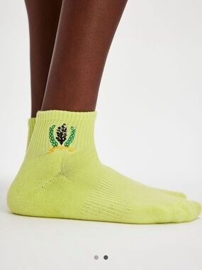 FP MOVEMENT CREST BUTI Crew SOCKS IN NEON